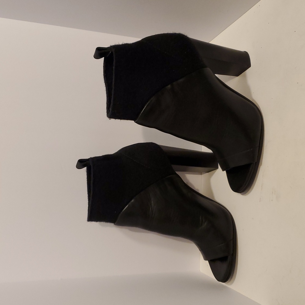 Vince Aren Open Toe Booties In Black Size 5.5M - Picture 5 of 10